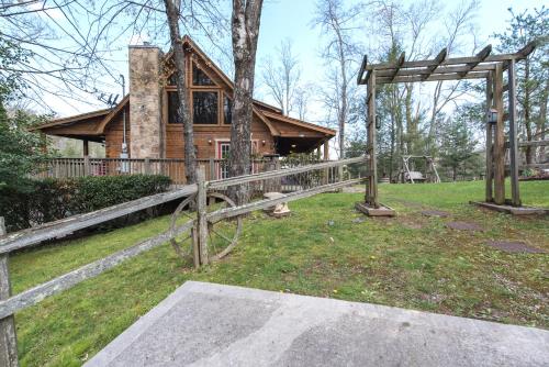 Lazy Cub Lodge in Pigeon Forge, USA