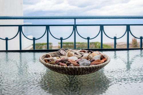 "SteliosDimitra" House with view in sea of Kantia