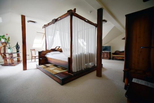 Camelot Club Hotel in Vac
