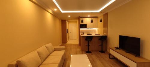 Evdo Apartments F1 Wooden Room