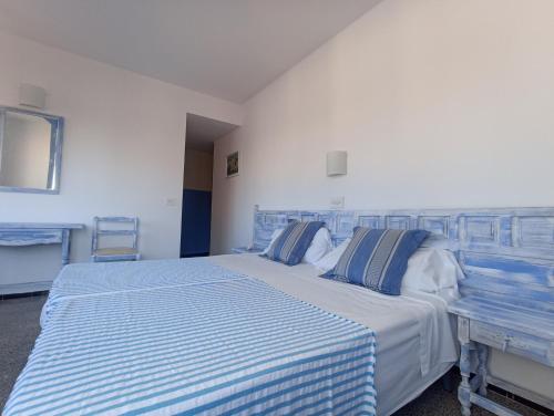 Hostal Santa Ana - image 2
