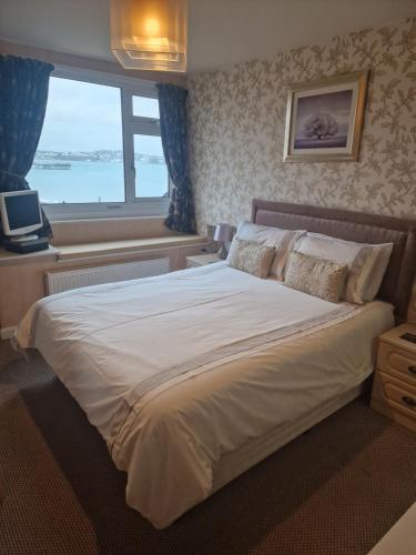 Queen Room with Sea View