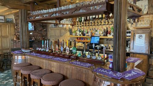 Bar/ Salón, Crown Hotel in Kings Lynn