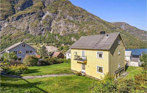 Nice Apartment In rdalstangen With Wifi And 2 Bedrooms