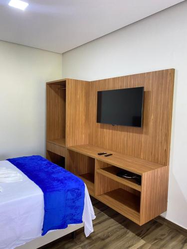 1 double bed, 1 twin bed