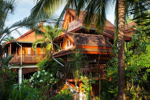 Buitenkant, Golden Teak Home Resort in Saraphi