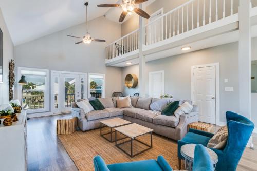 Modern, 3 BR Private House within Walking Distance to the Beach!, Gulf Shores