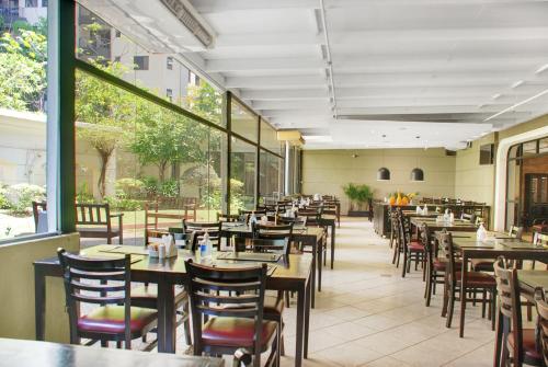 Hotel Vila Olimpia Cozinha Piscina Academia
