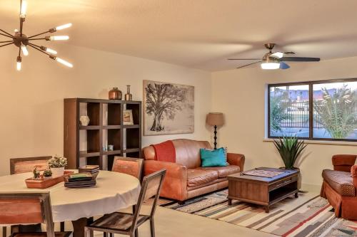 Pet Friendly - Amazing Yard - Heated Pool and Spa - Avenida Laredo - image 10