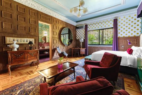 room detail thumbnail 1