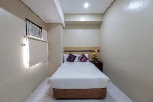 Family Suite with Balcony image 4
