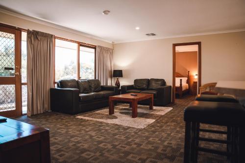 Riverbush Cottages