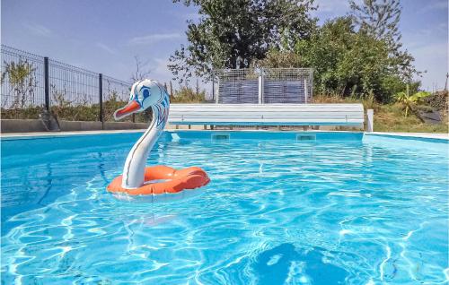 Cozy Home In La Souterraine With Outdoor Swimming Pool