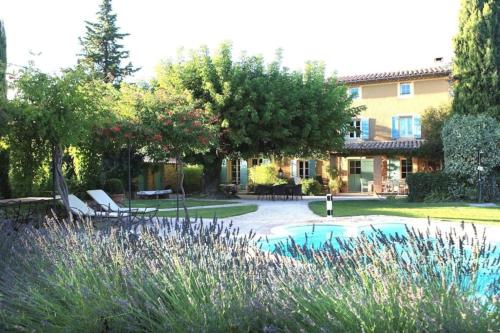 Luxueux Mas provençal avec piscine au pied du Mont Ventoux