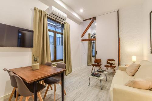 MyHouseSpain - Luxury flat next to Gran Vía - Tap to explore photos