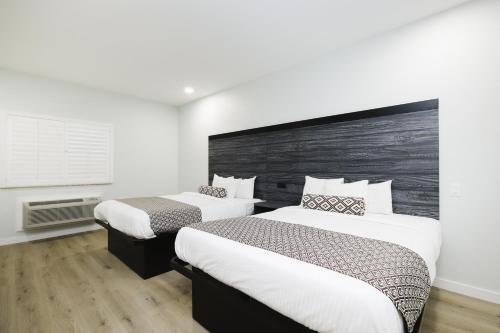 Sapphire Inn & Suites - image 12