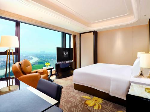 room detail thumbnail 1