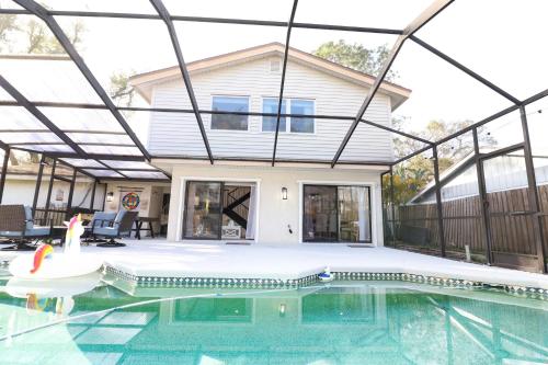 Luxury Home Pool- Ideal paradise to play & work in Tampa, USA