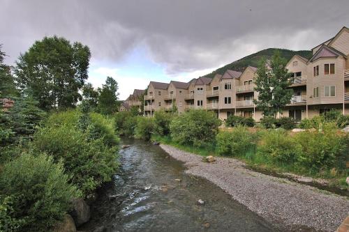 Ground Floor on River Trail Walk to Ski condo - image 5