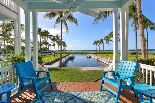 Waterfront luxury Villa 43 with spectacular sunset views and boat slip townhouse in Marathon, USA