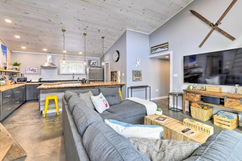 Adirondack Cabin Near Whiteface Mountain Resort! in Wilmington, USA