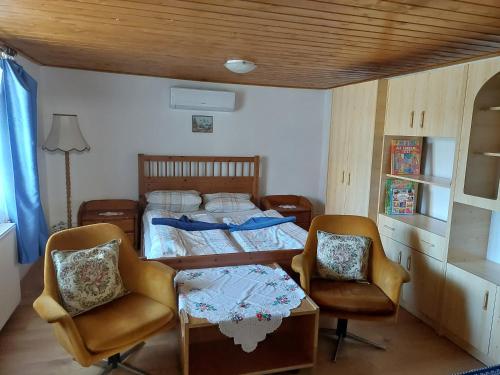  Orbán Apartman, Unterkunft in Kővágóörs