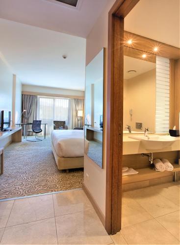 room detail thumbnail 1