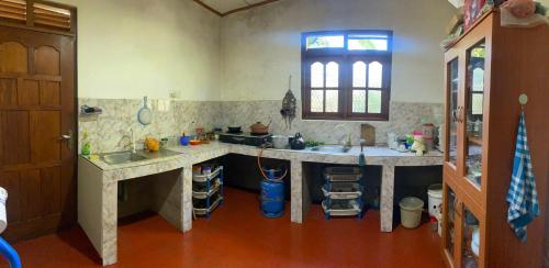 Kitchen, Guruge villa in Hikkaduwa