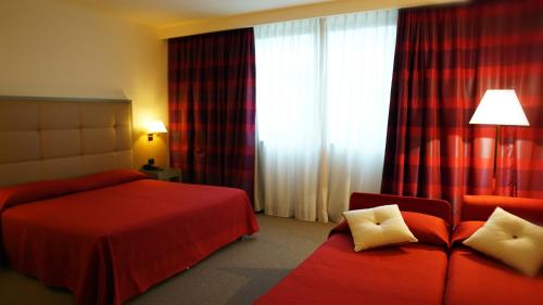 3 twin beds