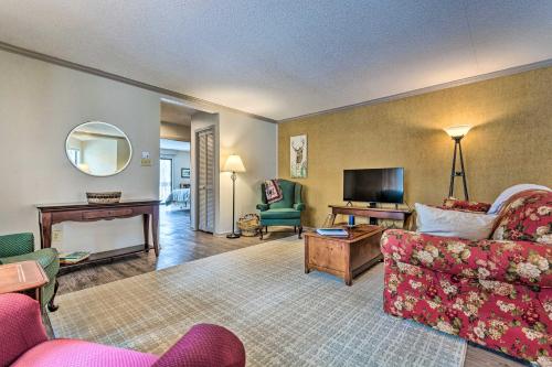 . Single-Story Fairfield Bay Condo w/ Deck!