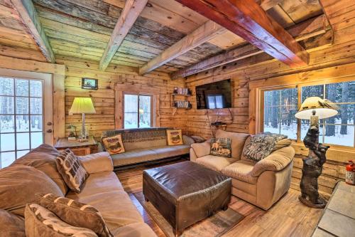 Secluded Vanderbilt Cabin, 9 Mi to Treetops! in Gaylord (MI)
