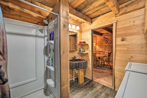 Secluded Vanderbilt Cabin, 9 Mi to Treetops! in Gaylord (MI)