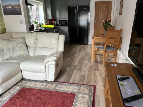 5 O Clock Somewhere with Private Hot Tub, Sheringham (zdjęcie 9)