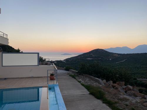 Villa Hibiscus, piscine privée avec une vue splendide