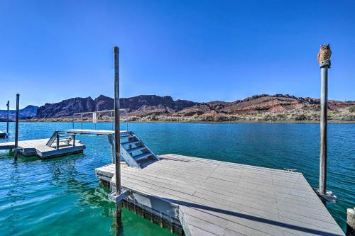 Parker Studio Nestled on the Colorado River!