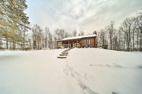 Cambridge Springs Cabin Near French Creek!