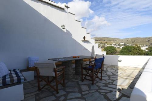 Lovely Studio Apartment For 2 Ppl In Tinos in Tinos