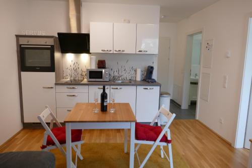  Cosy Modern Apartment with A/C and Balcony in Wien