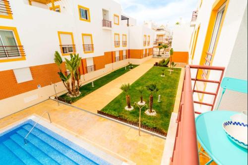 Family Apartment with Pool