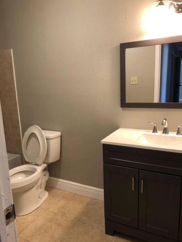 Fürdőszoba, Nice House in Nice Neighborhood, in Bridge City in Bridge City (TX)