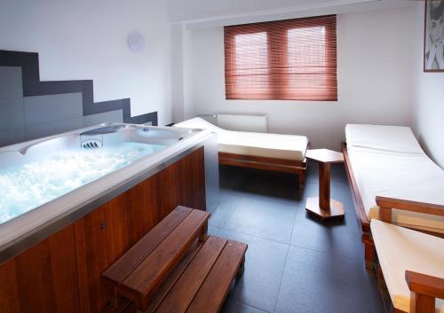 Hot tub, Hotel Continental in Brno
