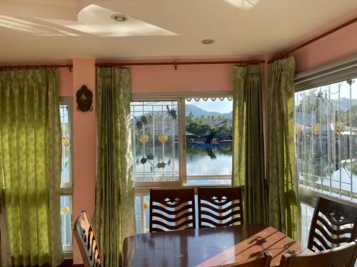 Cozy Home With Lake View at Kathu PHUKET