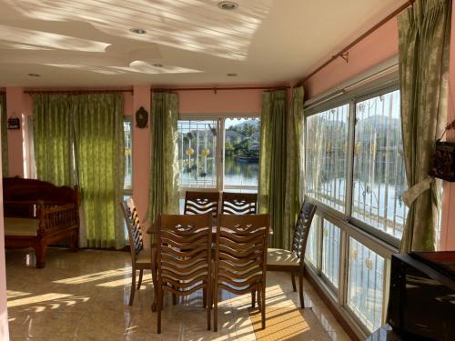 Cozy Home With Lake View at Kathu PHUKET
