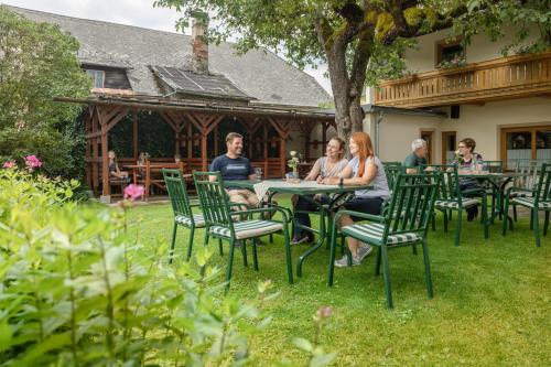 tuin, Gasthof-Pension Sandwirt in Klagenfurt