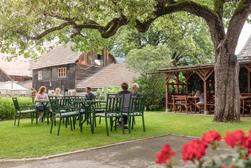 tuin, Gasthof-Pension Sandwirt in Klagenfurt