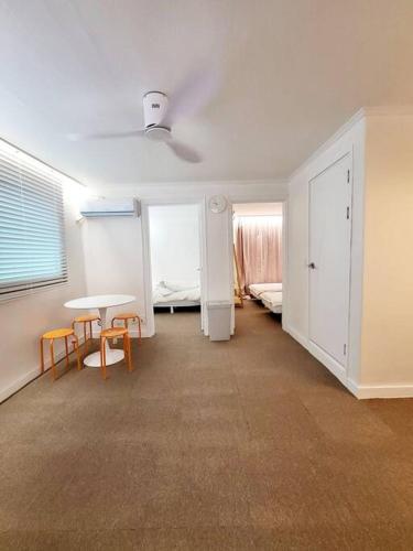 Sinchon station 4 min three-room hongdae