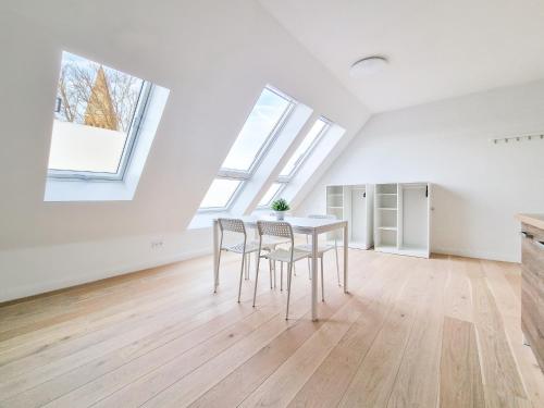 Tolstov Apartments - City Apartments with 1 or 2 Rooms - 15 Min to Messe DUS and Old Town DUS 3