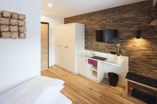 1 twin bed