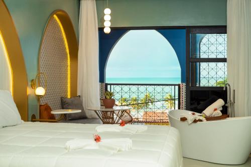 Deluxe Suite with Sea View image 7