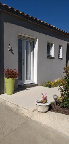 Exterior view, Chez Reinette in Capendu